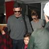 Eddie Cibrian, ses enfants Jake et Mason et LeAnn Rimes à l'aéroport de Los Angeles, le 26 décembre 2012.