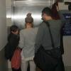 Eddie Cibrian, ses enfants Jake et Mason et LeAnn Rimes à l'aéroport de Los Angeles, le 26 décembre 2012. Ils partent en vacances pour les fêtes de fin d'année.