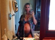 Jessica Simpson enceinte : Elle exhibe son ventre rond en bikini