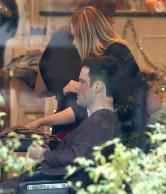 Mike Comrie chez le coiffeur à Los Angeles, le 12 décembre 2012.