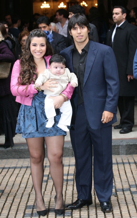 Sergio Agüero et sa femme Giannina Maradona, dont il est désormais séparé, lors du baptême de leur fils Benjamin, le 20 juin 2009, à Buenos Aires. 