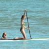 Lily Cole continue de passer des vacances de rêve sur l'île de Saint-Barthélemy, le 31 décembre 2012. La jeune femme tente une nouvelle expérience sportive.