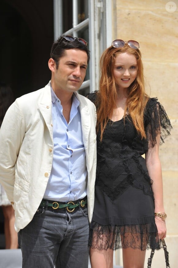 Enrique Murciano et Lily Cole le 5 juillet 2010 à Paris.