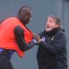 Mario Balotelli et son coach Roberto Mancini ont une violente altercation lors d'un entrainement à Manchester le 3 janvier 2013.