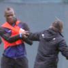 Mario Balotelli et Roberto Mancini ont une violente altercation lors d'un entrainement à Manchester le 3 janvier 2013.