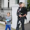 Gwen Stefani, son mari Gavin Rossdale et leurs fils Zuma et Kingston quittent leur domicile londonien pour se rendre à l'aéroport. Le 4 janvier 2013.