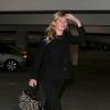 Kirsten Dunst en total look noir le 2 janvier à Los Angeles.