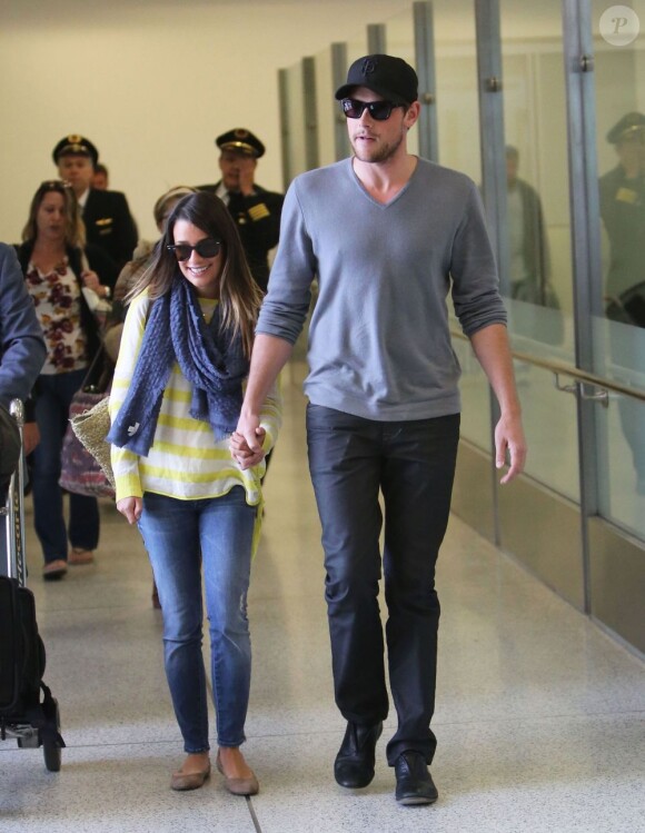 Lea Michele et Cory Monteith arrivant à l'aéroport de Los Angeles le 5 janvier 2013.