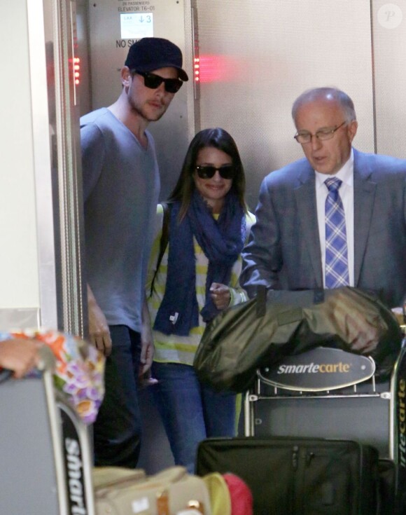 Lea Michele et Cory Monteith arrivant à l'aéroport de Los Angeles le 5 janvier 2013.