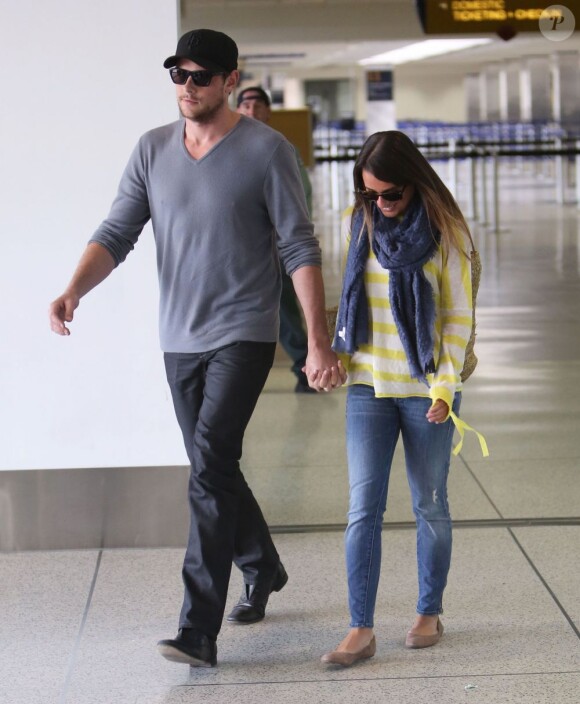 Lea Michele et Cory Monteith arrivant à l'aéroport de Los Angeles le 5 janvier 2013.