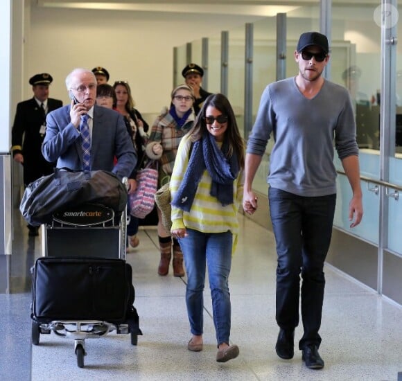 Les acteurs Lea Michele et Cory Monteith (Glee), arrivant à l'aéroport de Los Angeles, le 5 janvier 2013.