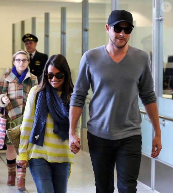 Les acteurs Lea Michele et Cory Monteith (Glee), arrivant à l'aéroport de Los Angeles, le 5 janvier 2013.