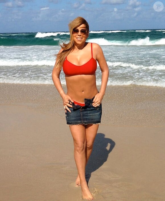 Mariah Carey pose en bikini sur une plage d'Austrlie. Janvier 2013.