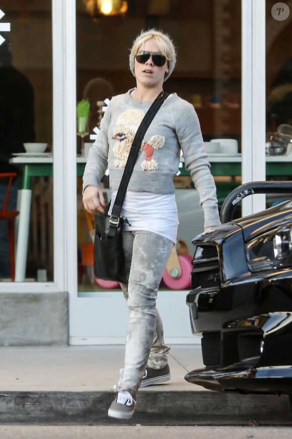 Pink fait un peu de shopping à Los Angeles, le 7 janvier 2013