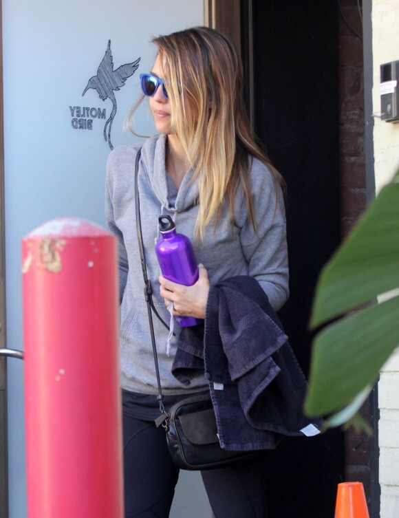 Jessica Alba sort de sa salle de sport à West Hollywood le 8 janvier 2013