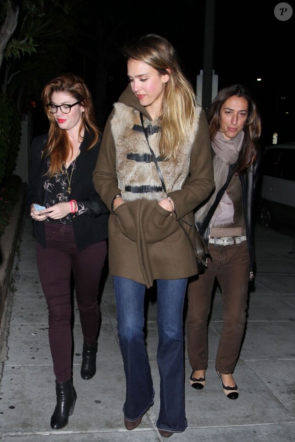 Jessica Alba et son amie Lauren sont sorties dîner à Los Angeles le 8 janvier au soir