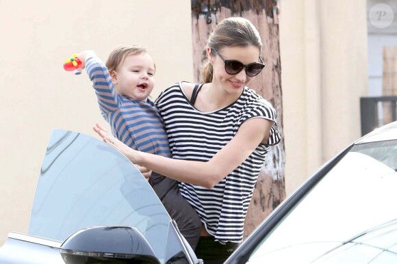 La superbe Miranda Kerr et son fils Flynn à Los Angeles le 9 janvier 2012