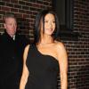 Catherine Zeta-Jones arrive à l'émission The Late Show With David Letterman à New York le 10 janvier 2013. L'actrice est arrivée dans une sublime robe noire.