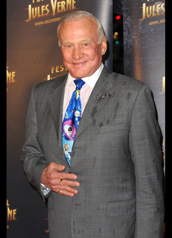 Buzz Aldrin à la clôture du Festival Jules Verne 2012 au Grand Rex à Paris le 11 Octobre 2012.