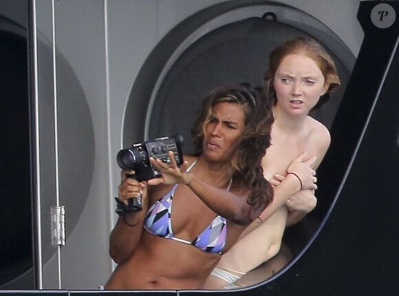 Lily Cole en vacances sur un yacht sur l'île de Saint-Barthélemy le 3 janvier 2013.