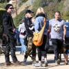 Gwen Stefani, Gavin Rossdale, leurs fils Kingston et Zuma, et leur chien, sont allés faire une promenade à Runyon Canyon sur les hauteurs de Los Angeles. La soeur de Gavin Rossdale, Soraya, est venue les rejoindre. Photo prise le 12 janvier 2013 à Los Angeles.
