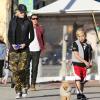 Gwen Stefani, Gavin Rossdale et leurs enfants ont déjeuné au Stout Burgers & Beers à Los Angeles le 12 janvier 2012.