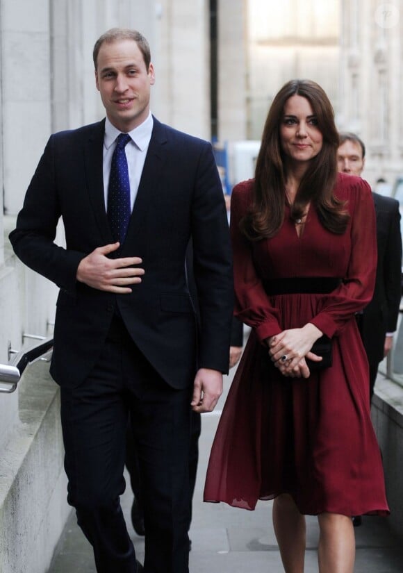 Le duc et la duchesse de Cambridge à la National Portrait Gallery de Londres le 11 janvier 2013. Leur premier enfant doit naître en juillet.