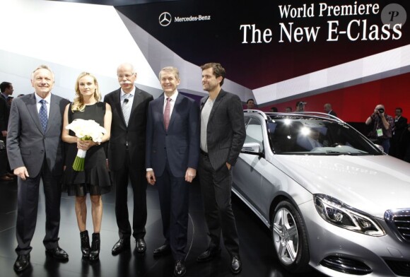 L'actrice Diane Kruger et Joshua Jackson à Détroit le 14 janvier 2013 pour l'inauguration de la nouvelle Mercedes-Benz Classe E sur le Salon international nord-américain de l'auto.