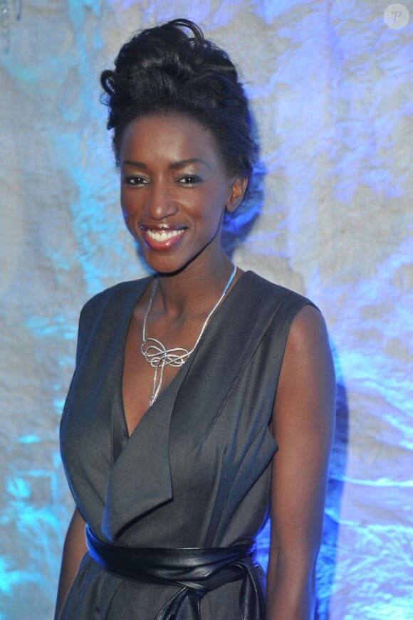 Hapsatou Sy lors de la présentation de la collection Maya du joaillier Edouard Nahum au VIP Room. Paris, le 4 décembre 2012.