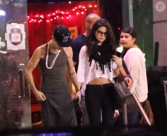 Justin Bieber et Selena Gomez quittent le restaurant japonais Yamato à Encino, le 16 novembre 2012.