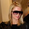 Exclusif - Paris Hilton, accompagnée de son chéri River Viiperi, signe des autographes à son arrivée à l'aéroport de Salt Lake City. Le 18 janvier 2013.