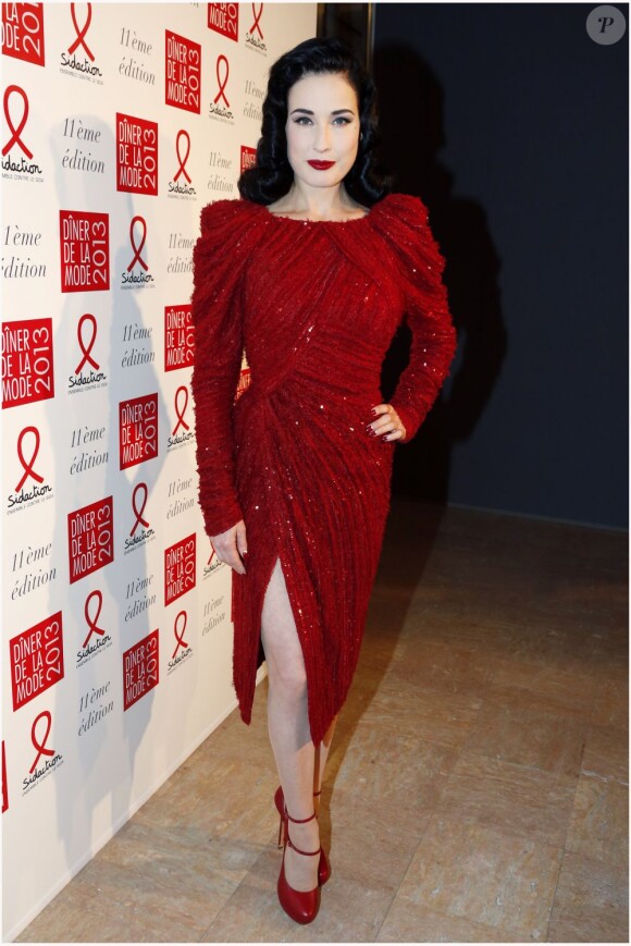 Dita Von Teese assiste au 11e Dîner de la Mode contre le Sida au Pavillon d'Armenonville. Paris, le 24 janvier 2013.