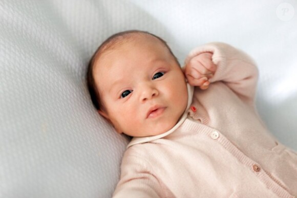 La princesse Athena de Danemark, portrait officiel quelques semaines après sa naissance le 24 janvier 2012.