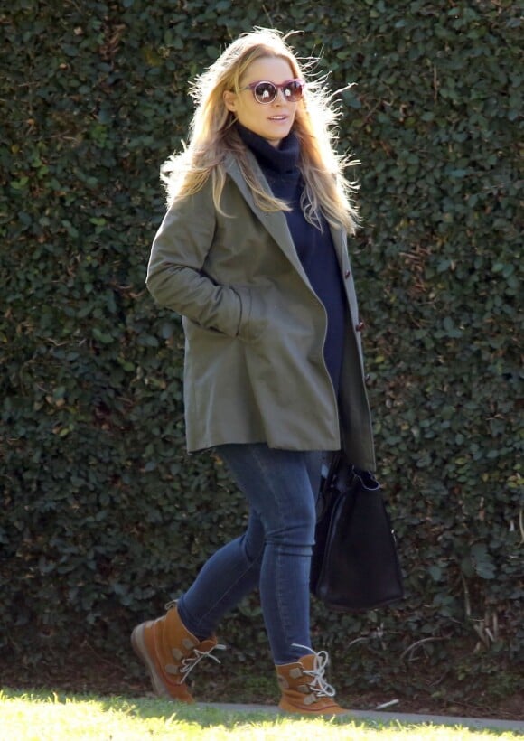 L'actrice Kristen Bell, enceinte, sort de chez elle à Los Angeles, le 28 janvier 2013.