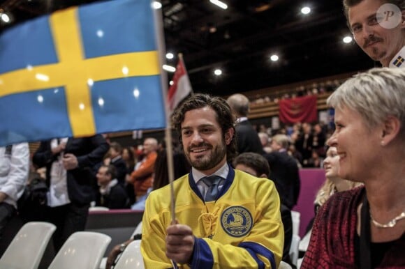 Prince Carl Philip de Suède supporte l'équipe de Suède au 14e concours du Bocuse d'Or, à Lyon, le 29 janvier 2013.