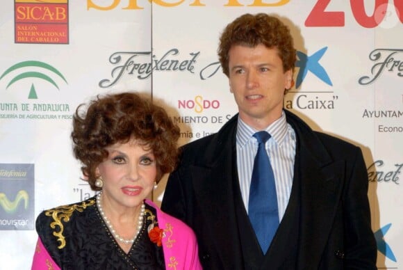 Gina Lollobrigida et son ex-fiancé Javier Rigau Rafols à Seville, le 25 novembre 2006.