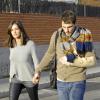 Iker Casillas après son opération du pouce et sa belle Sara Carbonero dans les rues de Madrid le 27 janvier 2013
