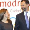 Felipe et Letizia d'Espagne, toujours très complices, inauguraient le 30 janvier 2013, jour du 45e anniversaire du prince, le Fitur, salon international annuel du tourisme de Madrid.