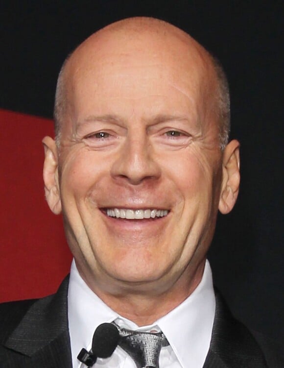 Bruce Willis va dévoiler le mur de John McClane pour les 25 ans de Die Hard à Los Angeles, le 31 janvier 2013.
