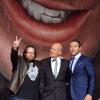 John Moore, Bruce Willis et Jai Courtney face aux photographes pour la soirée des 25 ans de Die Hard à Los Angeles, le 31 janvier 2013.