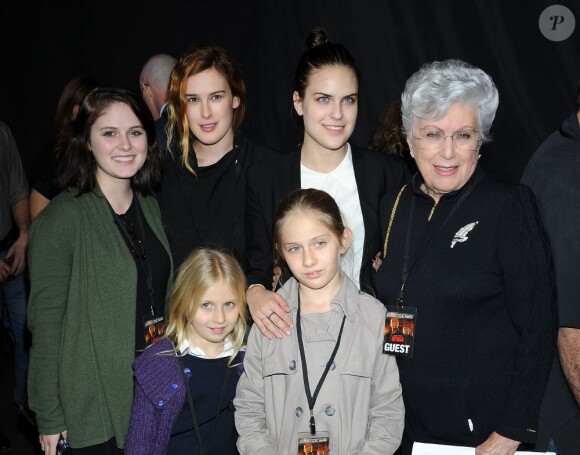 La grand-mère Marlene Willis avec ses petites filles Tallulah Belle, Rumer Willis, Haylay, Sienna et Sofia lors de la soirée fêtant les 25 ans de Die Hard à Los Angeles, le 31 janvier 2013.