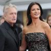 Michael Douglas et Catherine Zeta-Jones très complices à la première du film Side Effects au AMC Lincoln de New York, le 31 janvier 2013.