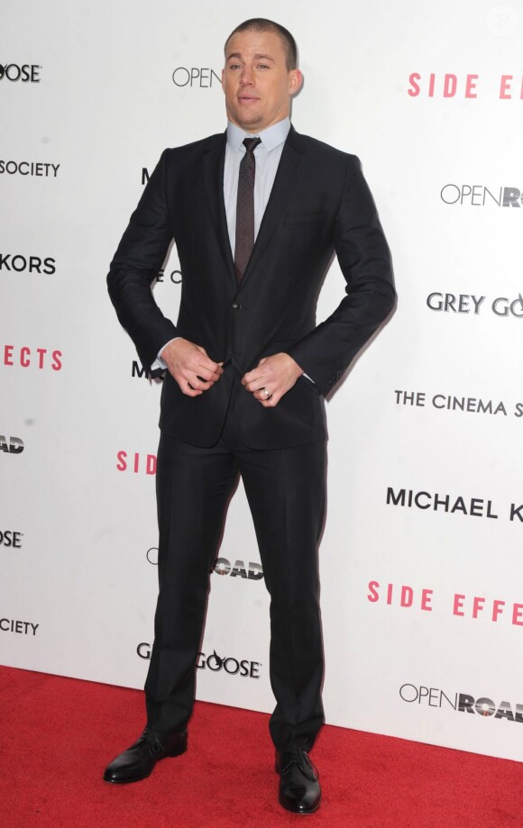 Channing Tatum classe et tout en muscles pour la première du film Side Effects au AMC Lincoln de New York, le 31 janvier 2013.