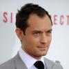 Jude Law toujours aussi classe pour la première du film Side Effects au AMC Lincoln de New York, le 31 janvier 2013.