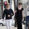 Anne Hathaway et son mari Adam Shulman sortent d'un cabinet médical a Beverly Hills, le 1er février 2013
