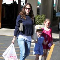 Jennifer Garner : Shopping et chocolat, virée girly avec Violet et Seraphina