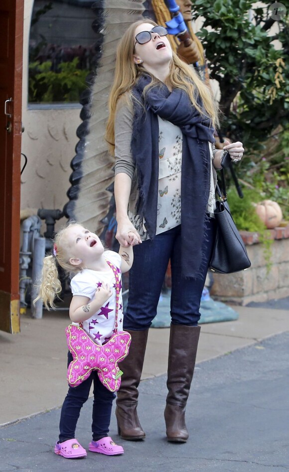 L'actrice Amy Adams et sa fille Aviana sont allées dejeuner au restaurant El Indio à Los Angeles. Le 2 fevrier 2013.