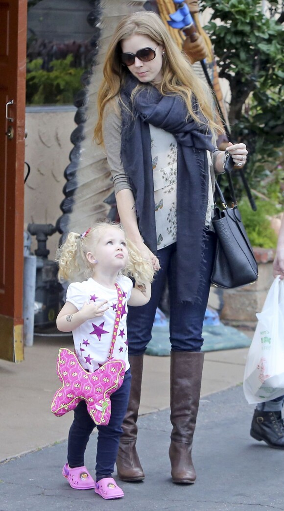 La belle Amy Adams et sa fille Aviana sont allées dejeuner au restaurant El Indio à Los Angeles. Le 2 fevrier 2013.