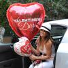La jolie Brooke Burke prépare une belle Saint-Valentin pour son mari David Charvet, le 4 février 2013 à Malibu