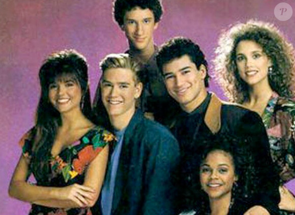 Le cast de Sauvés par le gong, série à succès des années 90.